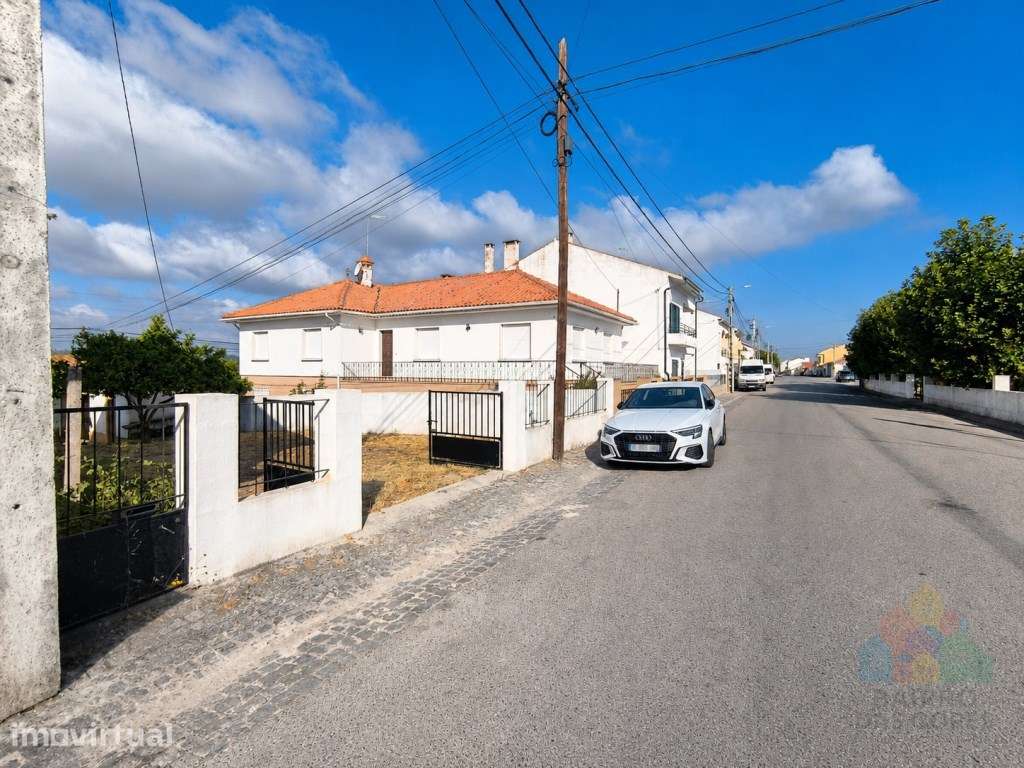 Propriedade renovada com terreno perto de Abrantes - Grande imagem: 3/11
