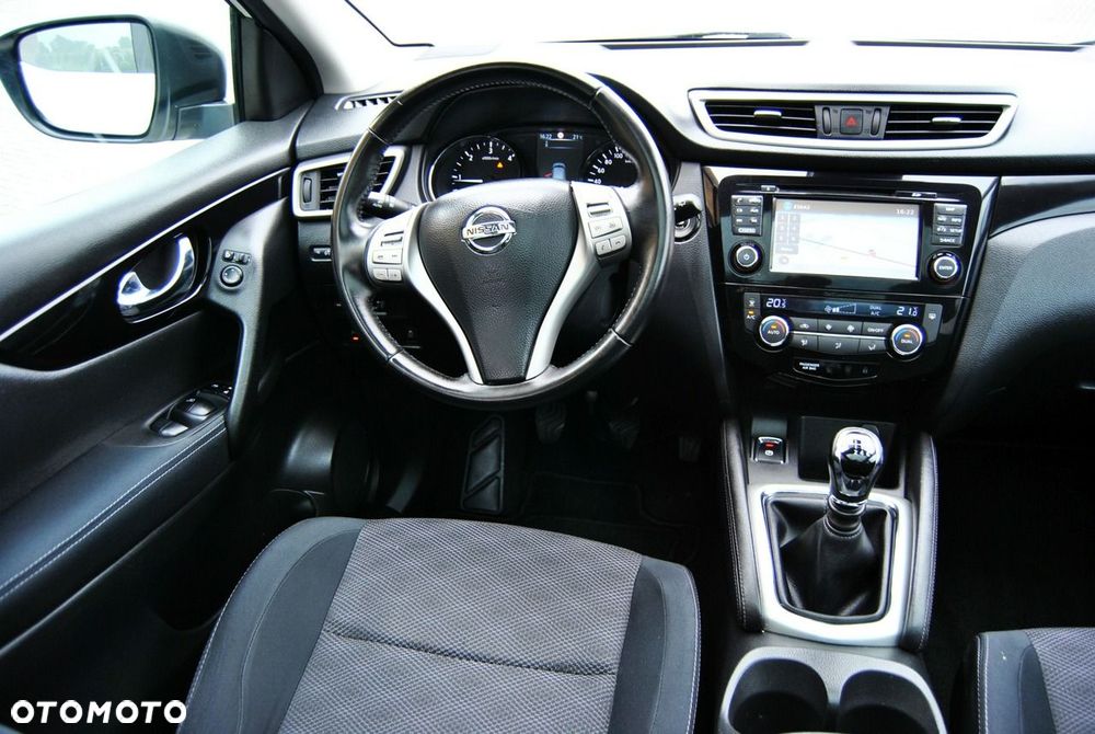 Nissan Qashqai 1.5 dCi TEKNA - 6