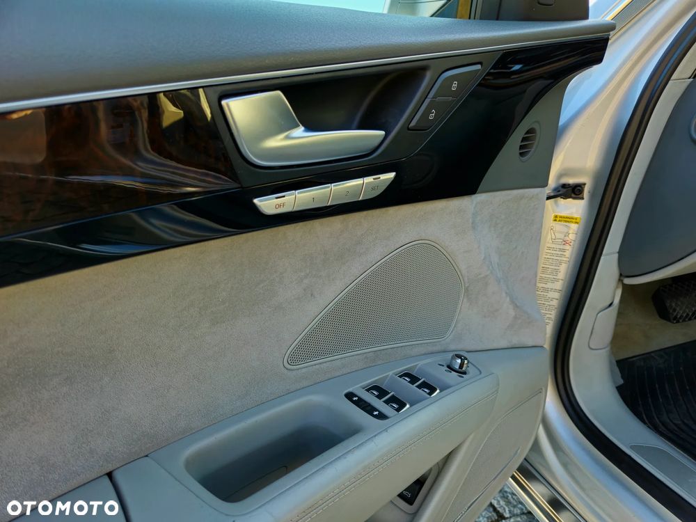 Audi A8 4.2 FSI L Quattro - 10