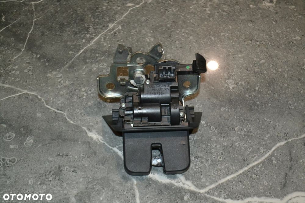 VW AUDI SEAT SKODA ZAMEK KLAPY BAGAŻNIKA 8R0827505 - 2