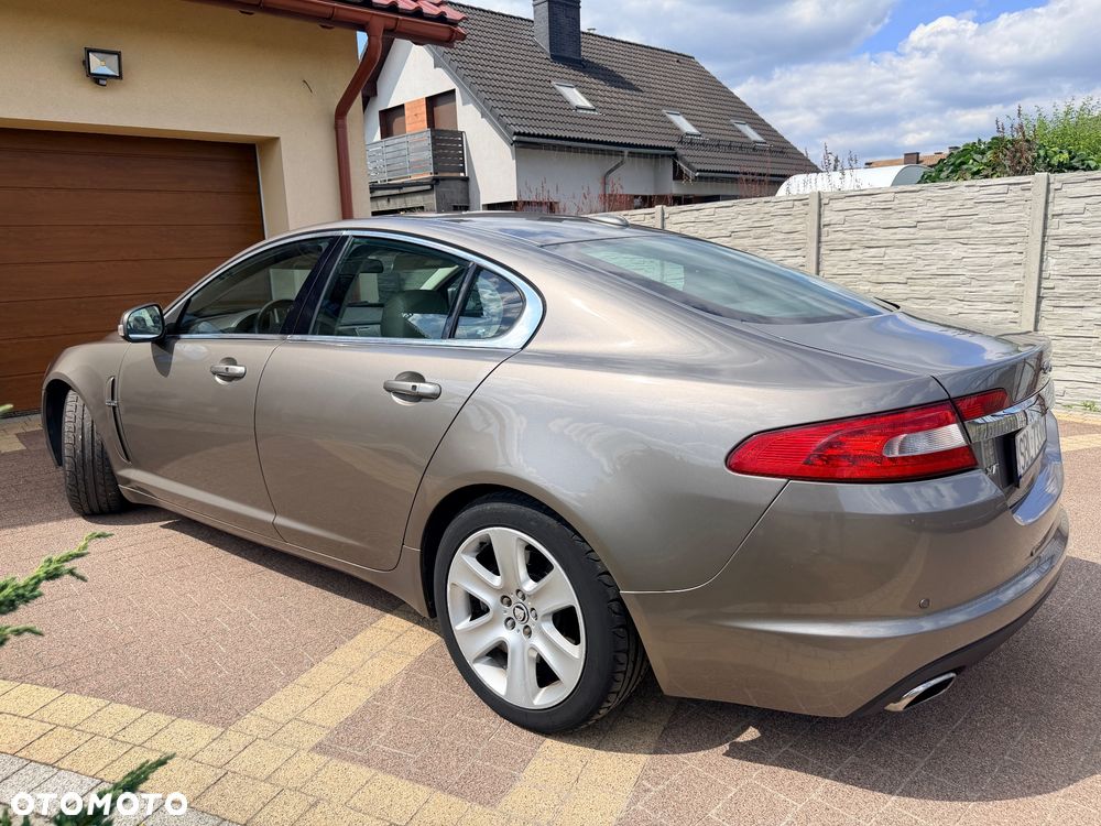 Jaguar XF 2.7 V6 Premium Luxury - 9