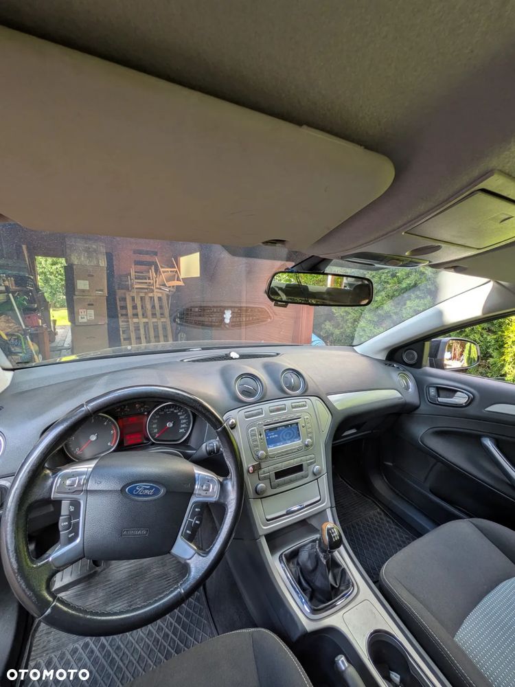 Ford Mondeo - 12