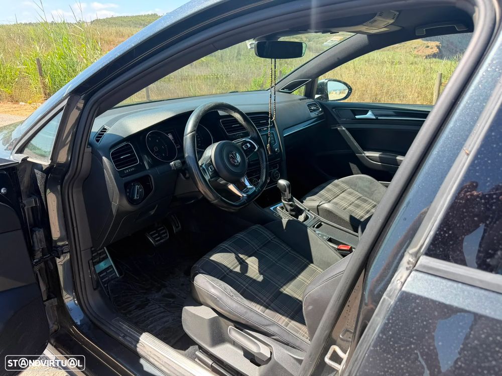 VW Golf - 23