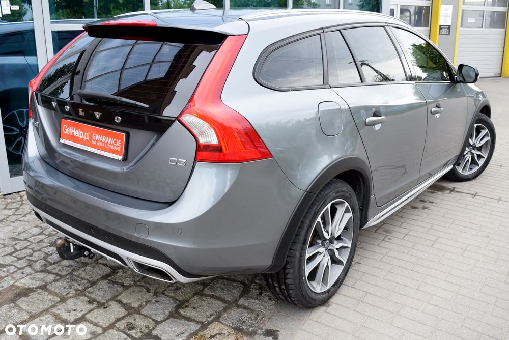 Volvo V60 Cross Country D3 Drive-E Summum - 3