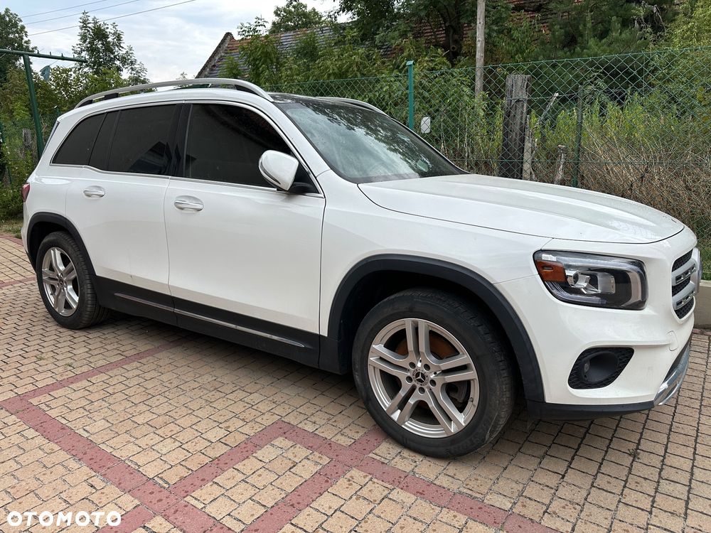 Mercedes-Benz GLB 250 4Matic 8G-DCT - 3