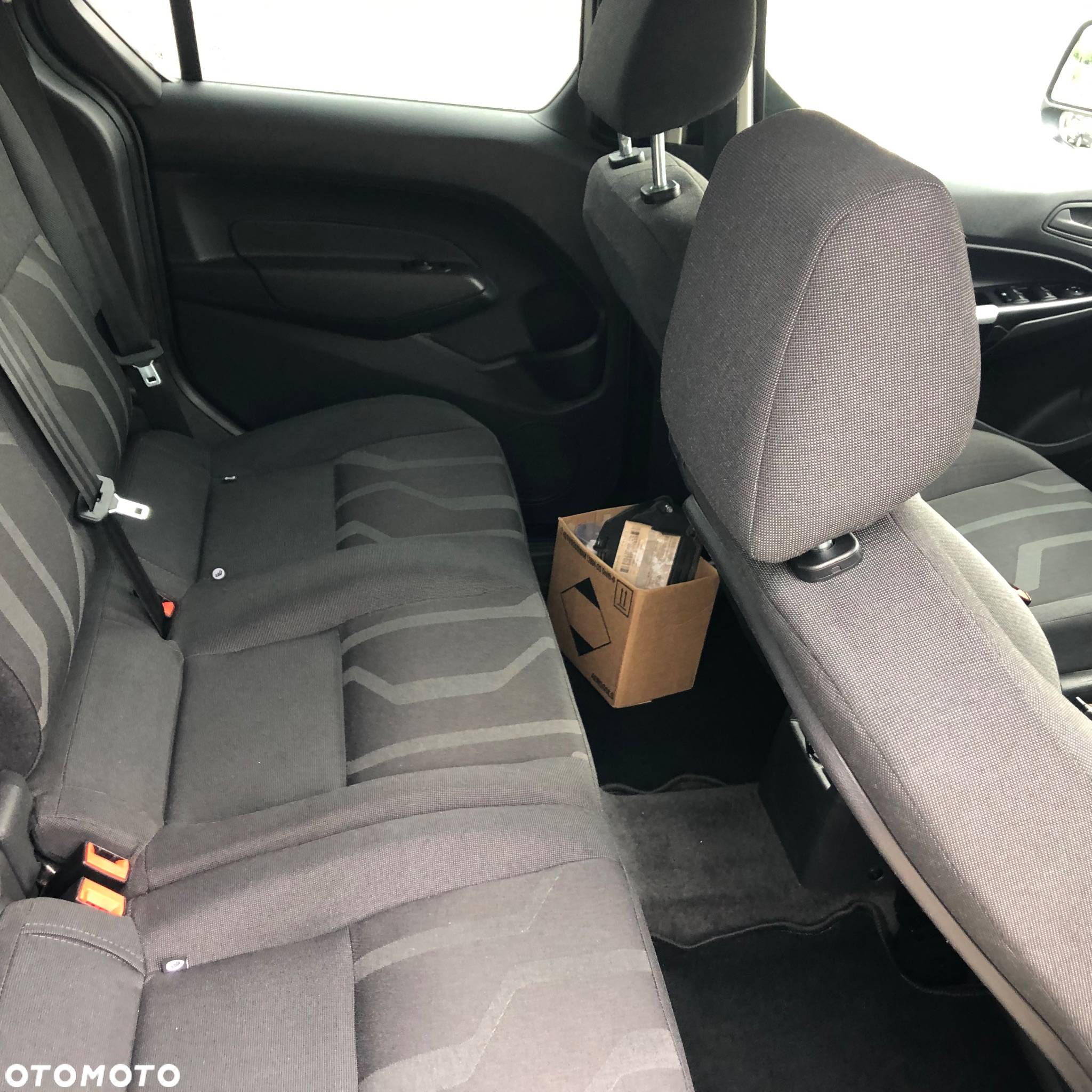 Ford Tourneo Connect - 11