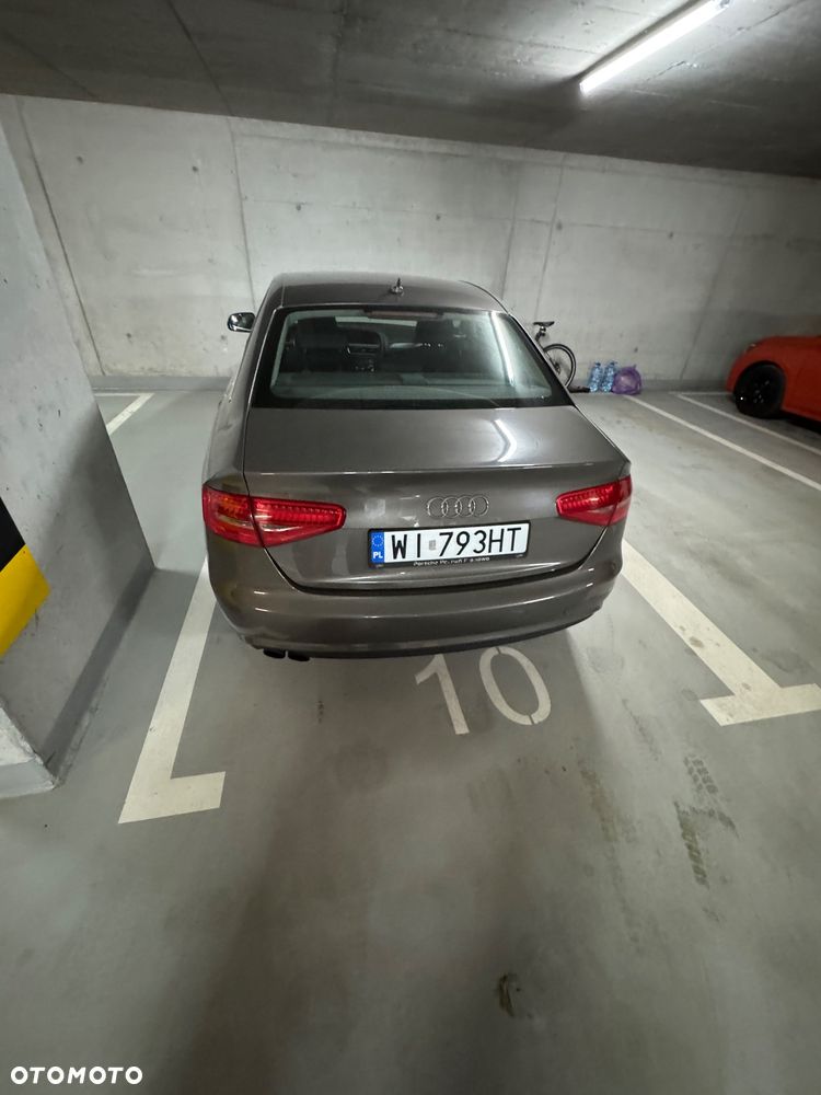 Audi A4 Limousine - 4