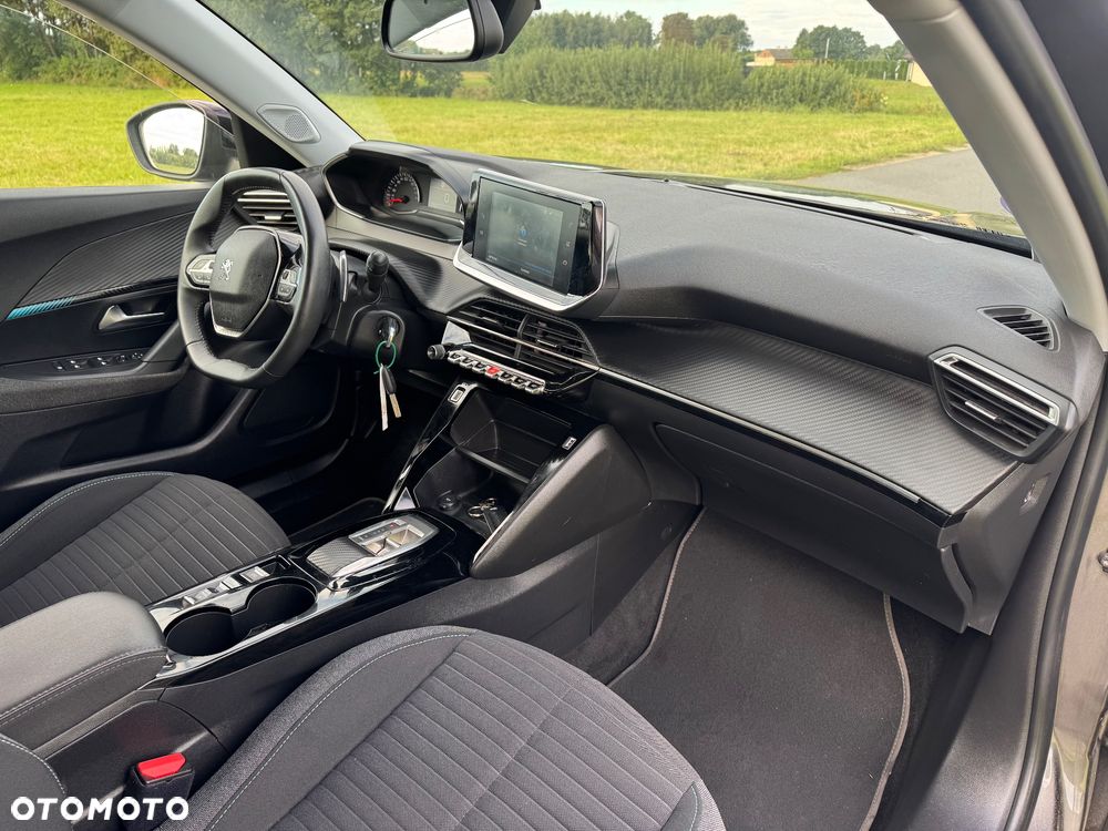Peugeot 2008 PureTech 130 EAT8 Allure - 11