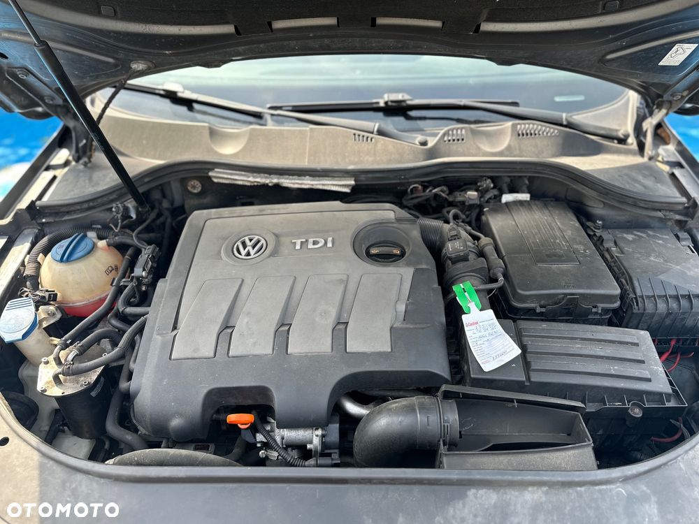 Volkswagen Passat 1.6 TDI Trendline - 12