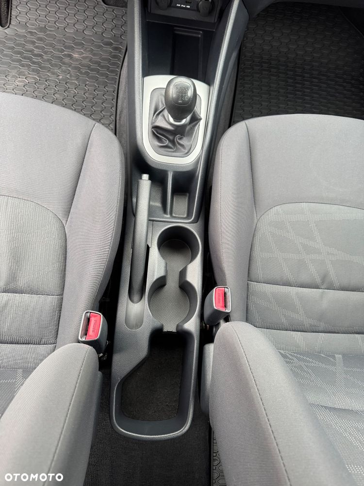 Kia Rio 1.1 crdi M - 11