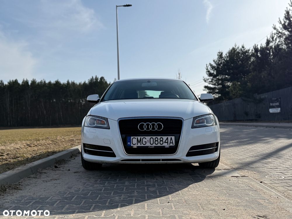 Audi A3 Sportback 1.8 TFSI Ambiente - 2