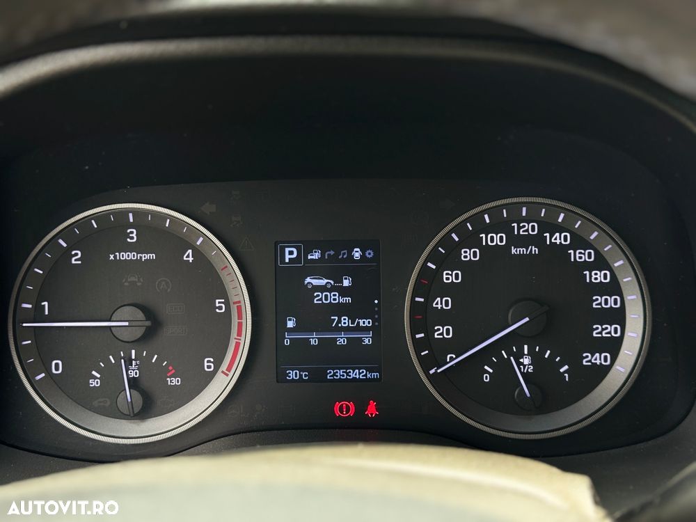 Hyundai Tucson blue 1.7 CRDi 2WD DCT Premium - 9