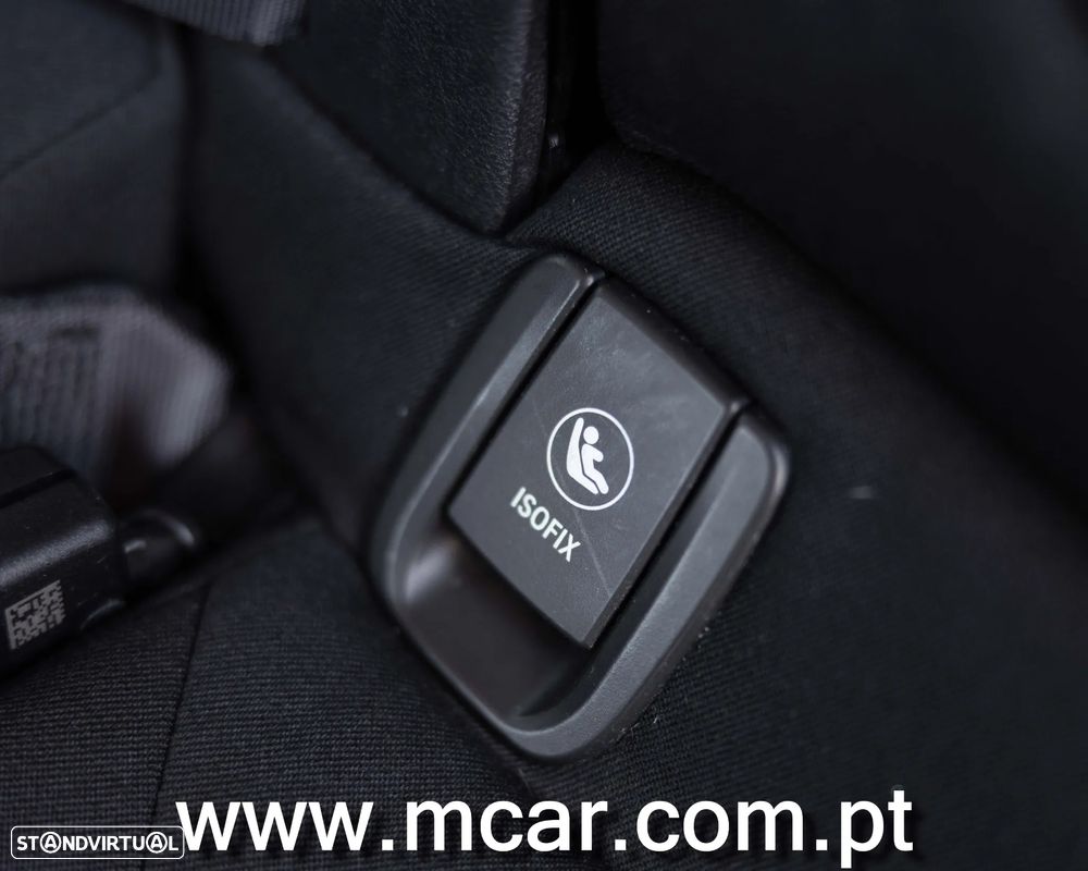 BMW 225xe Active Tourer - 11