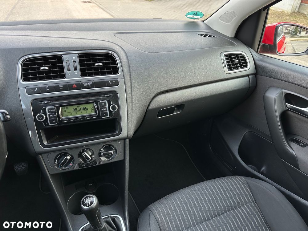 Volkswagen Polo 1.4 16V Comfortline - 23