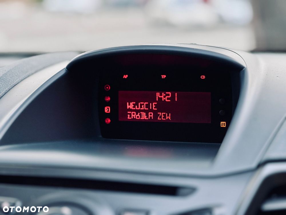 Ford Fiesta 1.4 TDCi Ambiente - 21