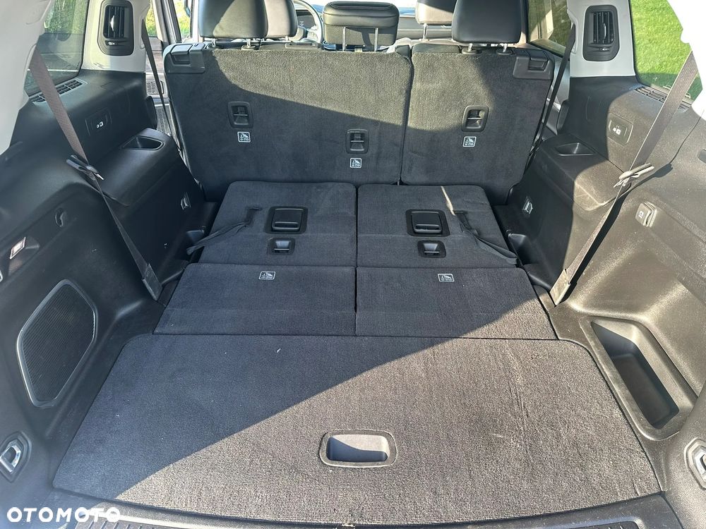 Jeep Grand Cherokee - 16