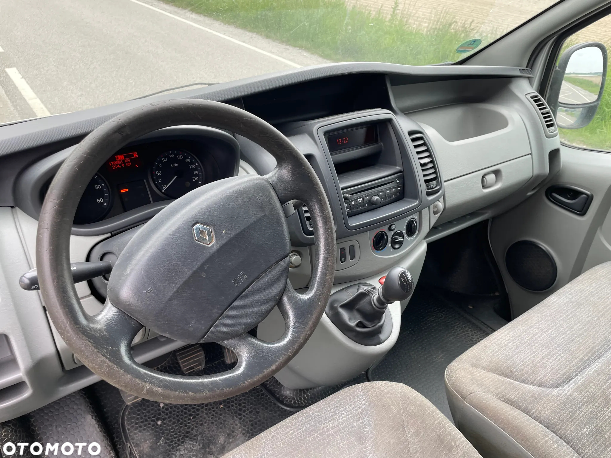 Renault TRAFIC - 12
