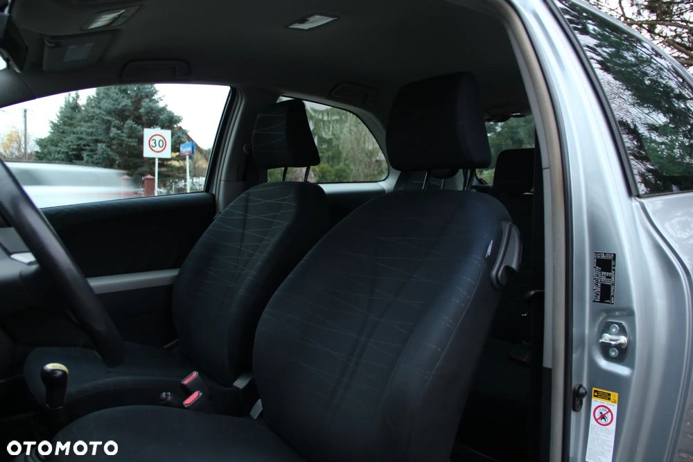 Toyota Yaris - 14