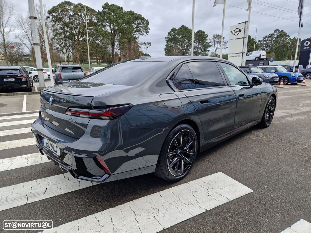 BMW i7 eDrive50 Pack Desportivo M Pro - 4