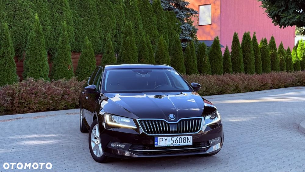 Skoda Superb 2.0 TDI Style - 16