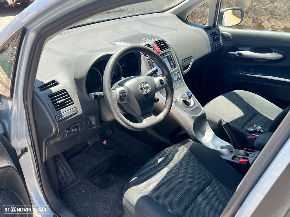Toyota Auris 1.8 HSD Comfort+Navi - 7