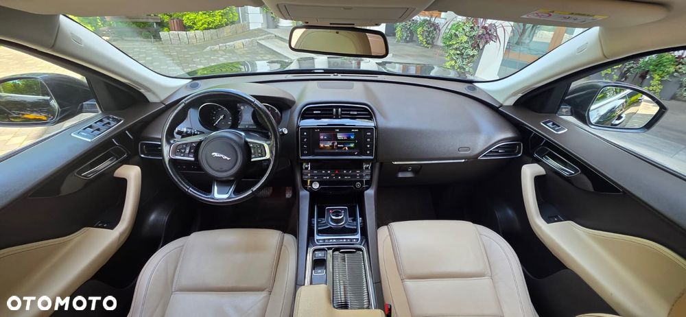 Jaguar F-Pace - 26
