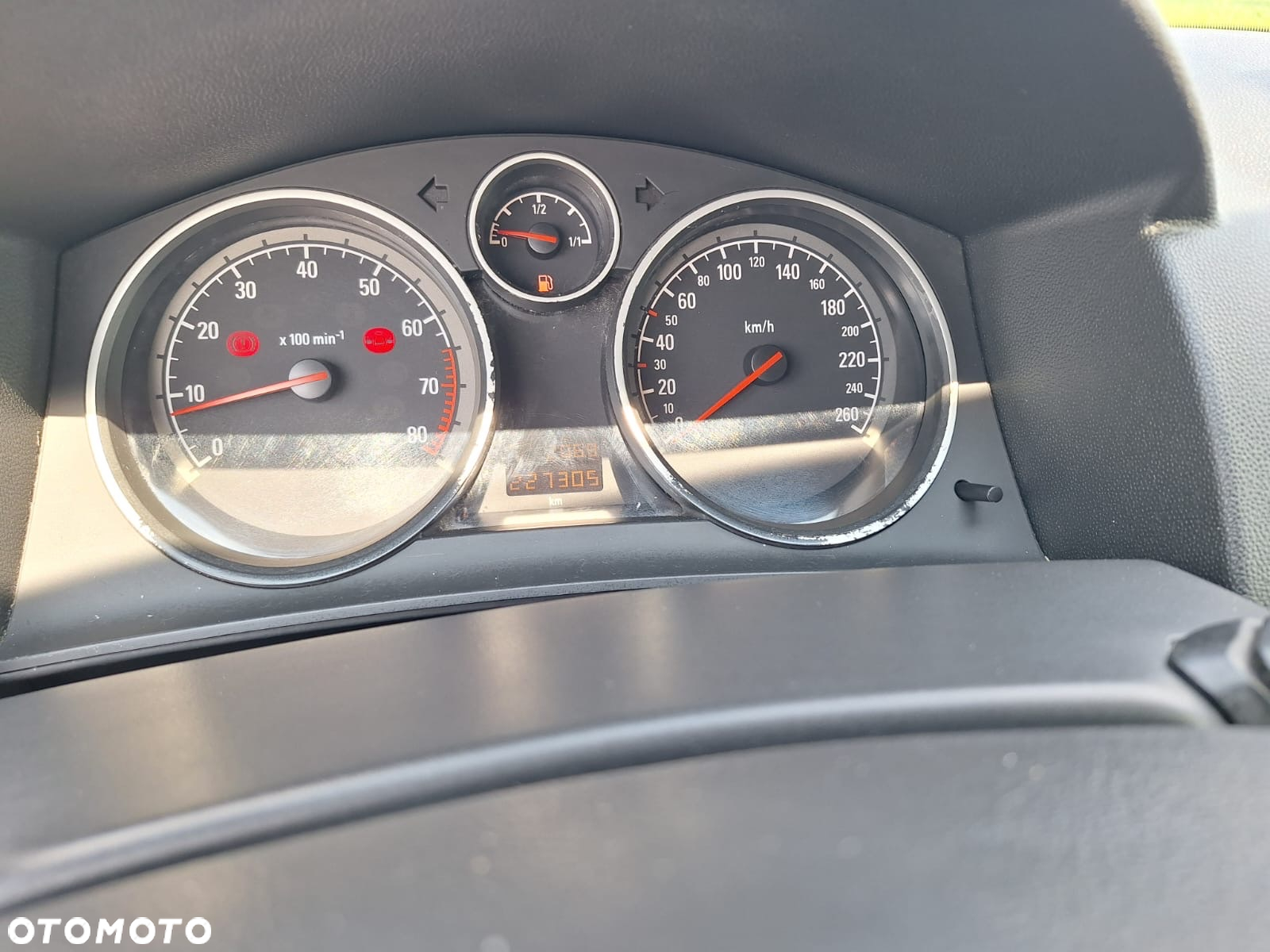 Opel Astra GTC 1.6 - 17