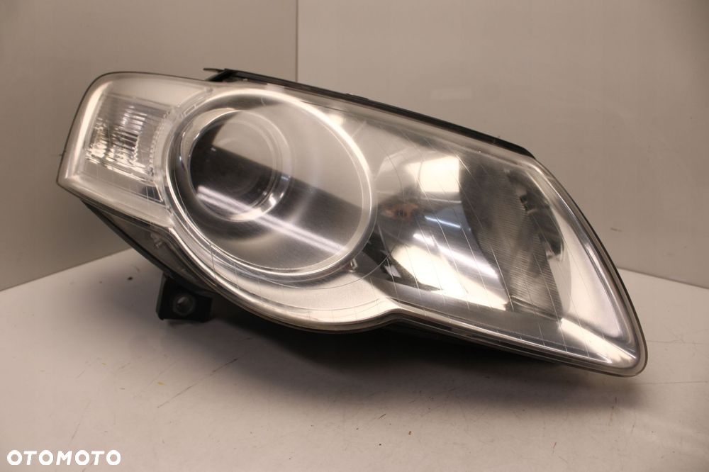 VW PASSAT B6 05R- LAMPA PRAWY PRZÓD PRAWA PRZEDNIA - 1