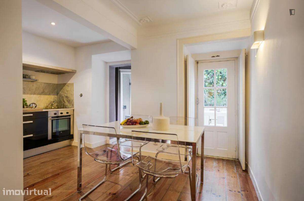 Apartamento com 1 quartos - localizado em São Bento Lisbon - Grande imagem: 5/15