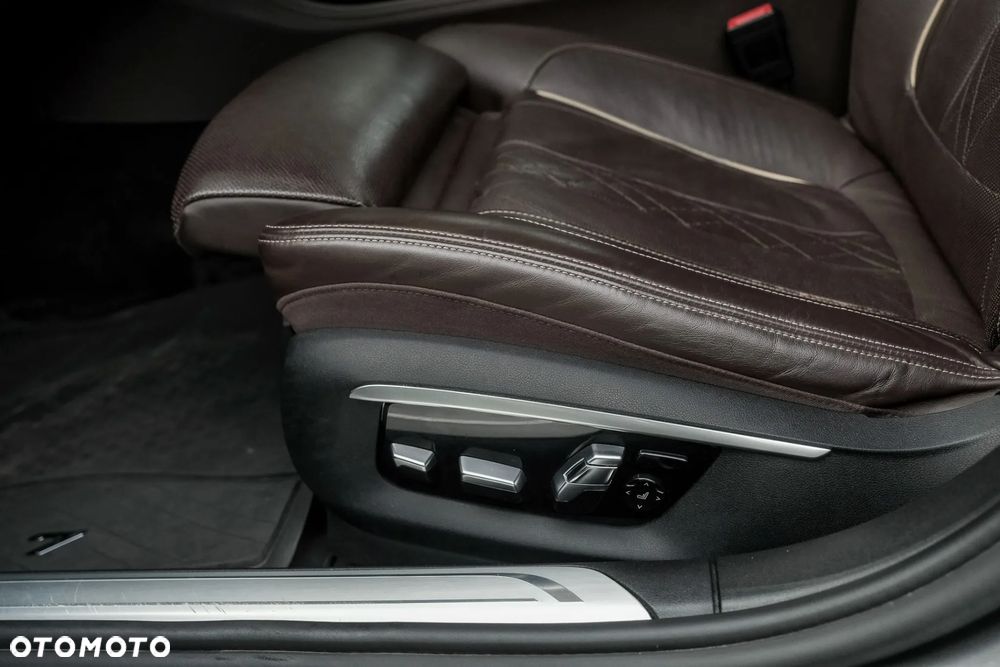 BMW Seria 7 750i xDrive - 20