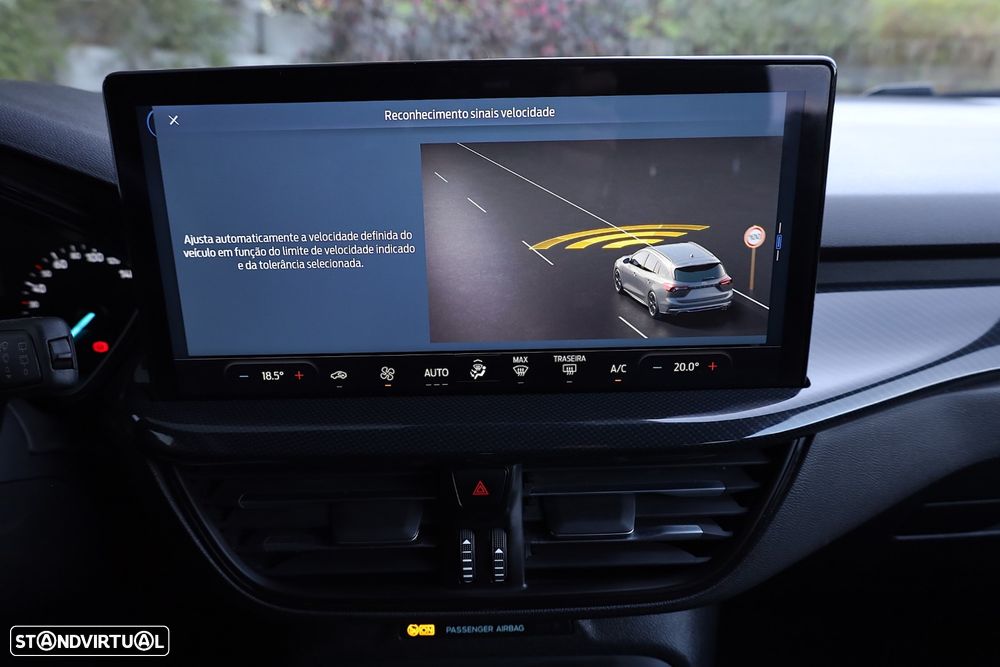 Ford Focus 1.0 EcoBoost MHEV ST-Line - 35