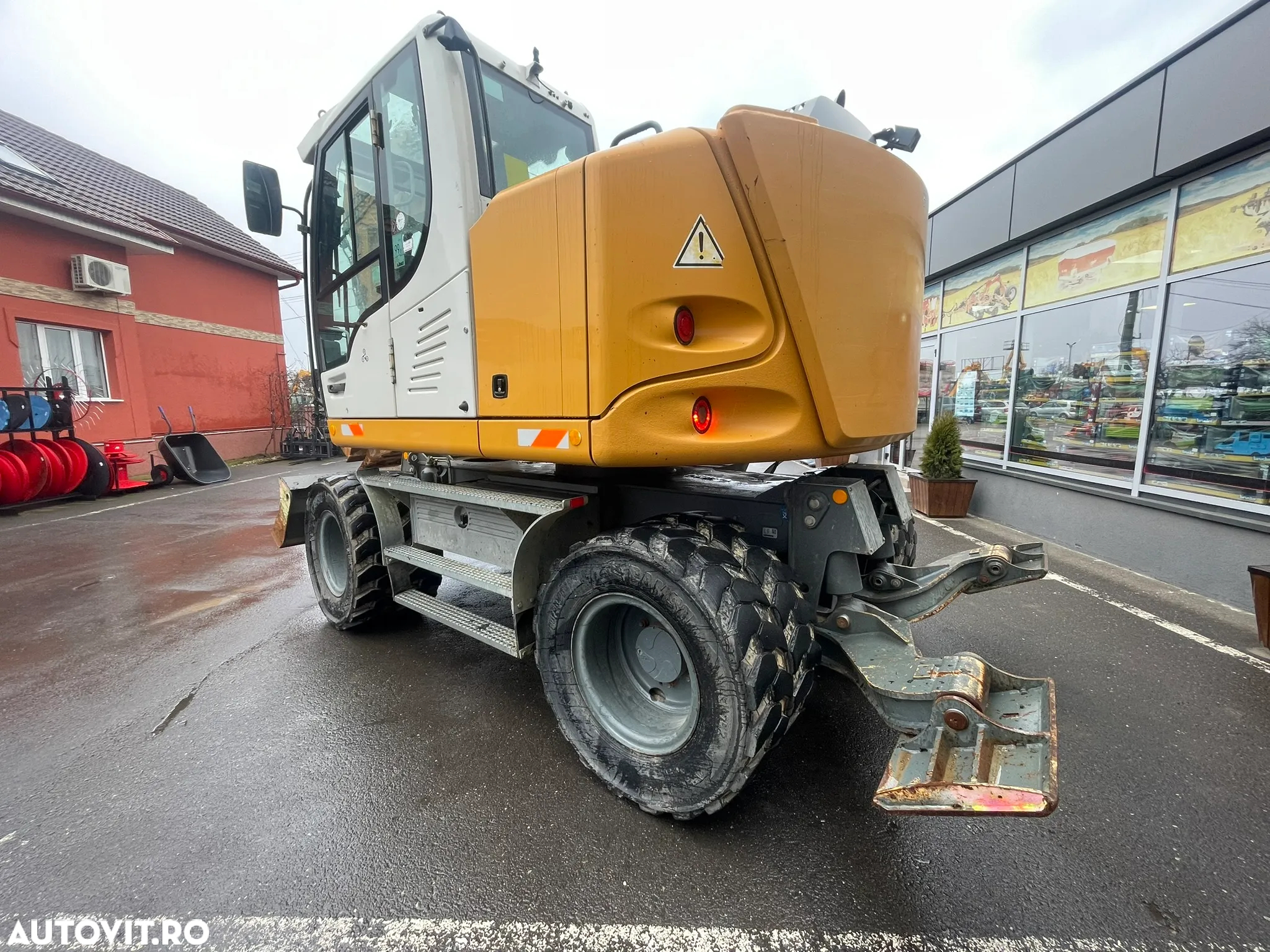 Liebherr A912 Compact - 7