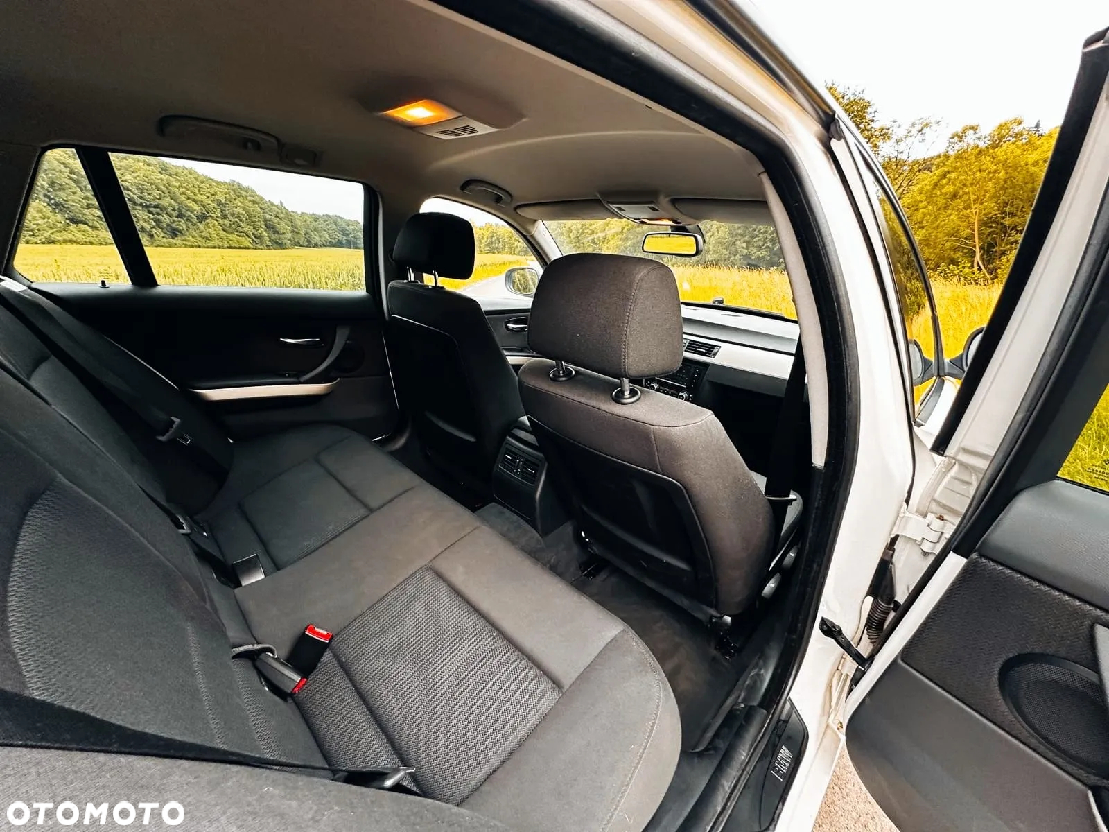 BMW Seria 3 318i Touring - 7