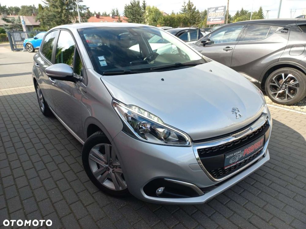 Peugeot 208 - 4