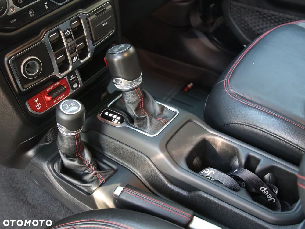 Jeep Wrangler - 16