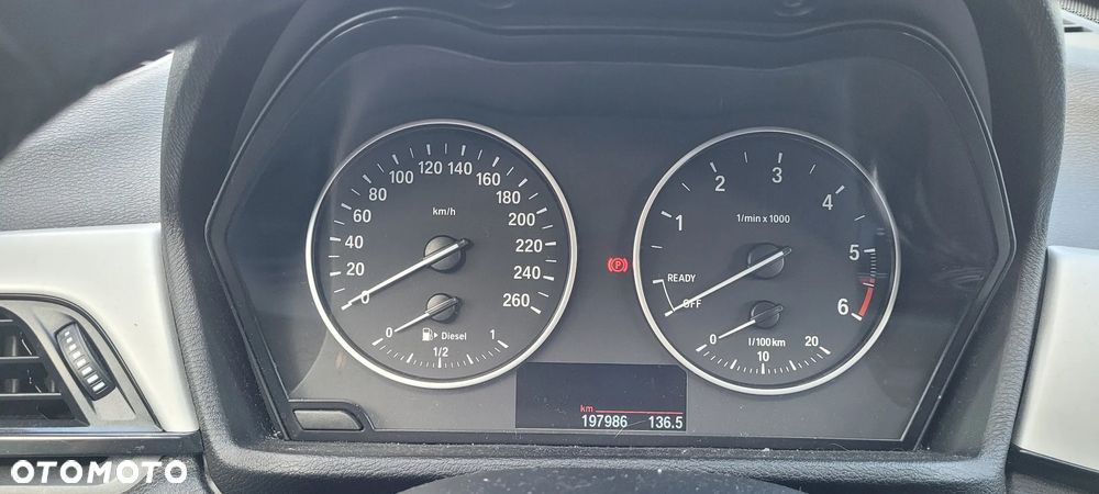 BMW X1 sDrive18d xLine - 31