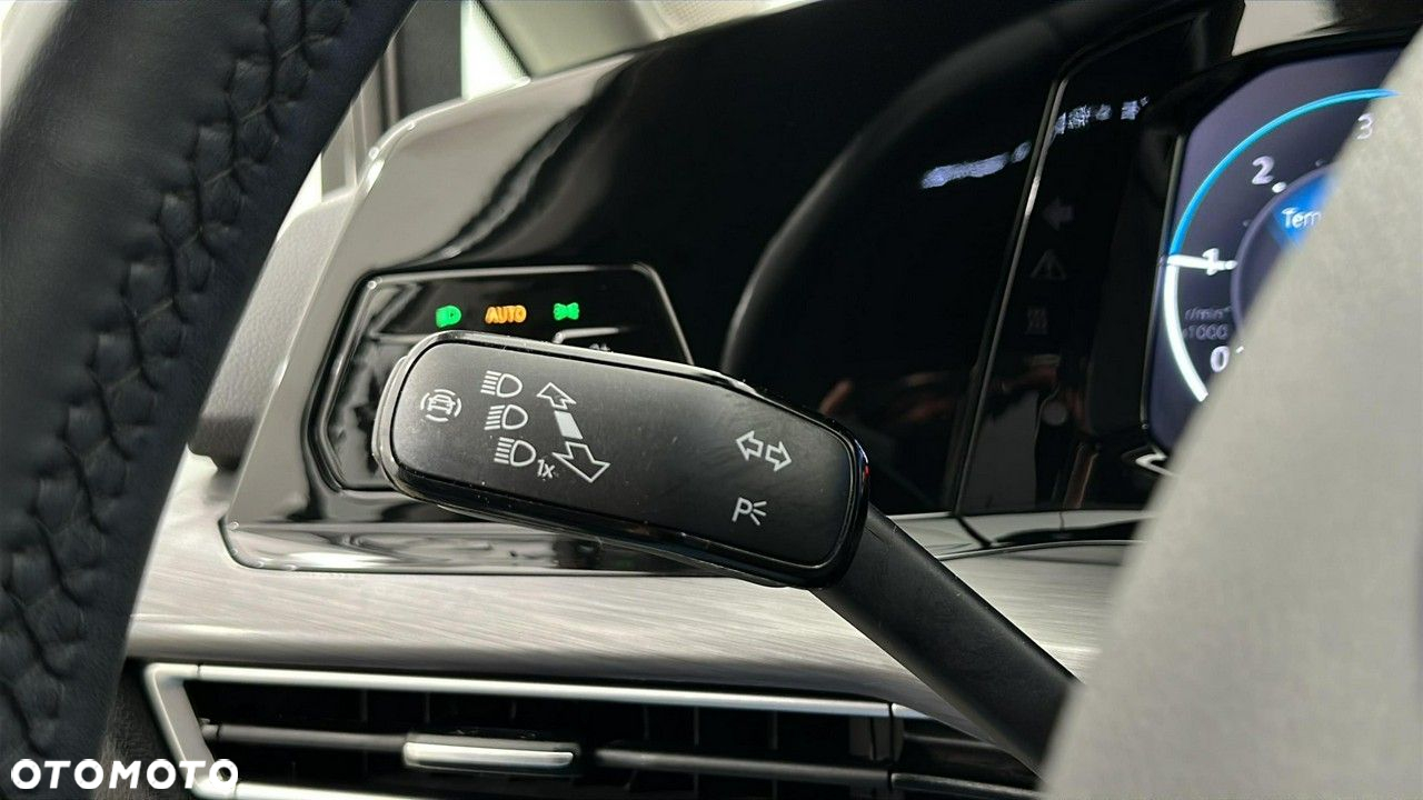 Volkswagen Golf - 26