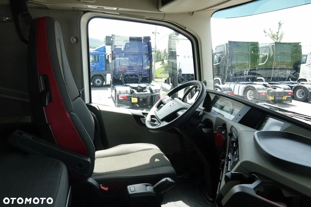 Volvo FH 500 / NISKA KABINA / PO ZŁOTYM KONTRAKCIE SERWISOWYM / OPONY 100% - 33