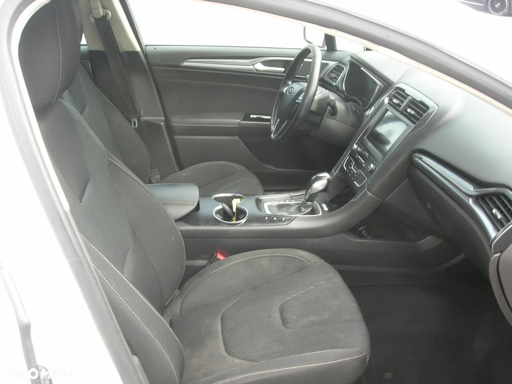 Ford Mondeo 2.0 Hybrid Trend - 24