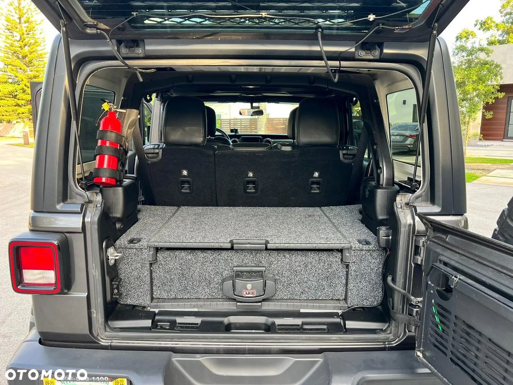 Jeep Wrangler - 23
