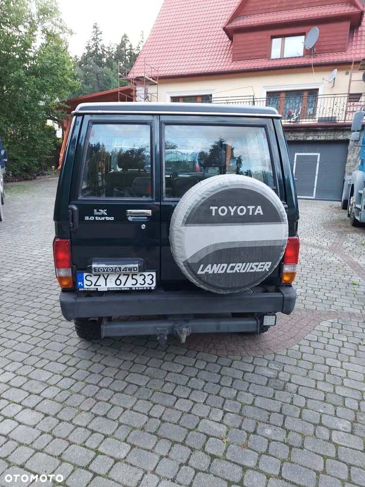 Toyota Land Cruiser KJ70 - 6