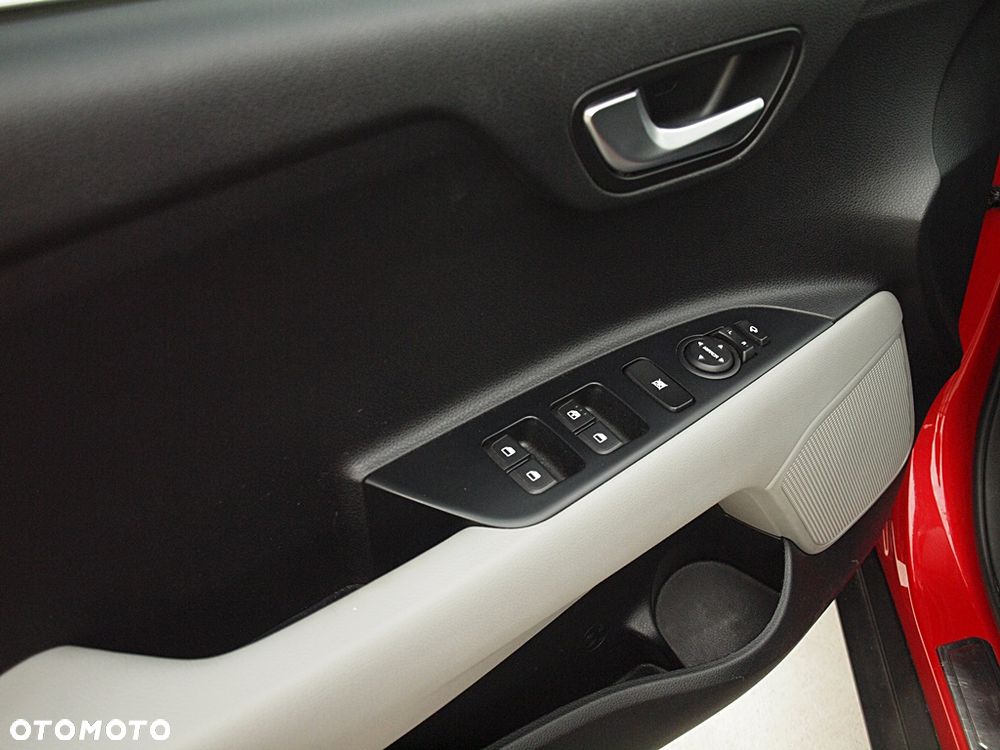 Kia Stonic 1.0 T-GDI 120 Platinum Edition - 31