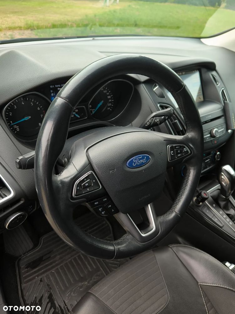 Ford Focus - 30