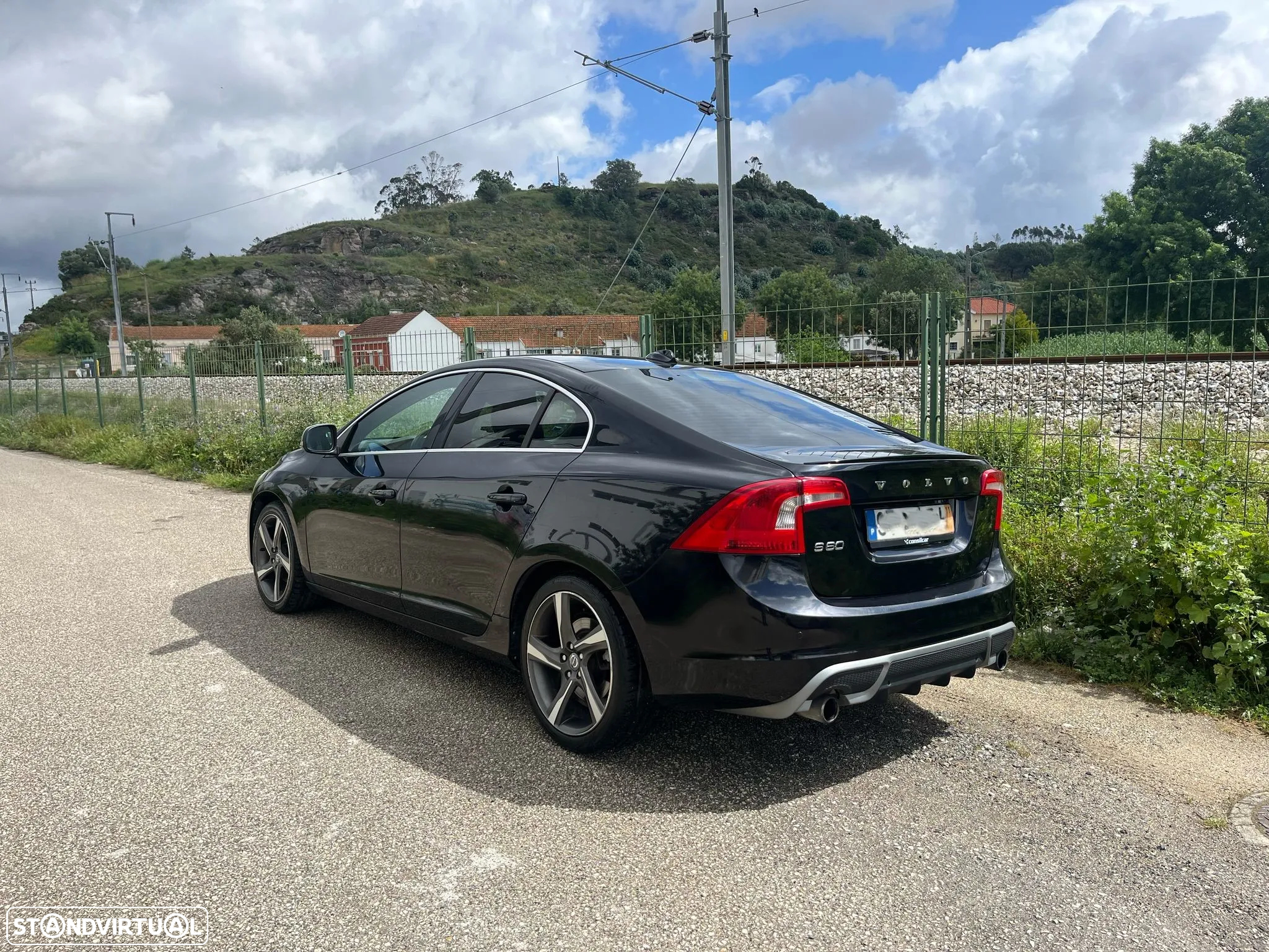 Volvo S60 2.0 D4 R-Design - 3
