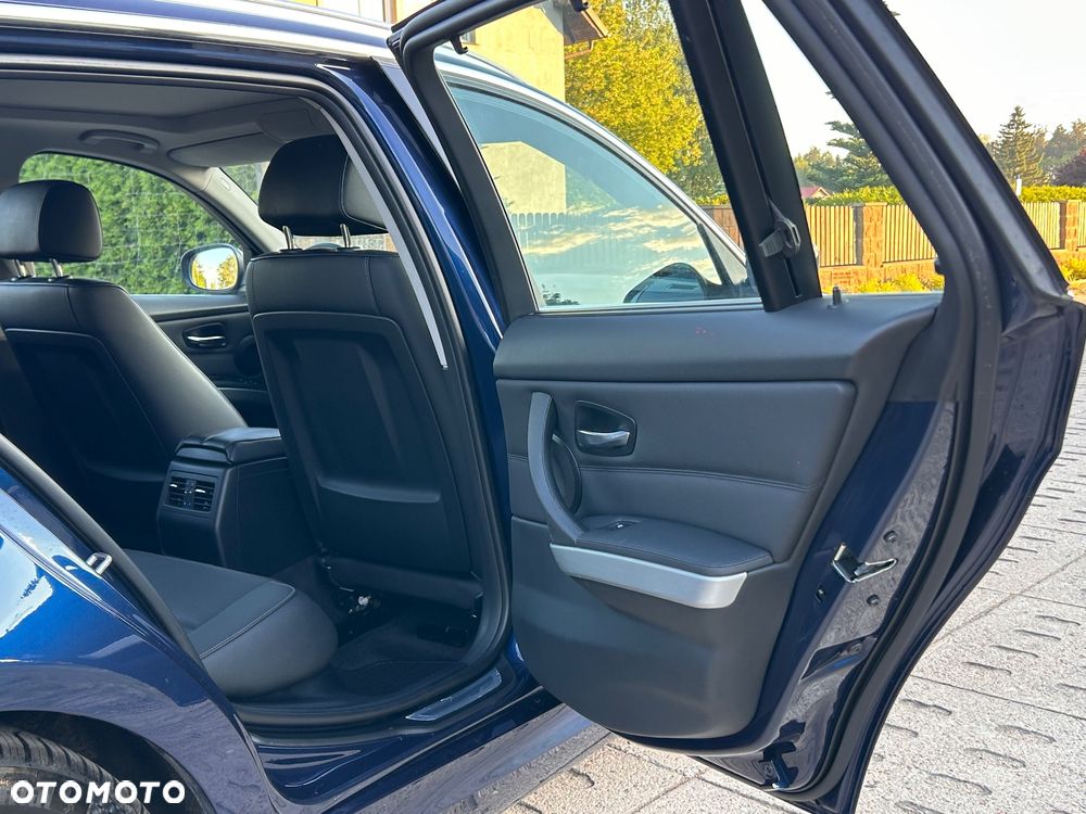 BMW Seria 3 318d DPF Edition Exclusive - 26