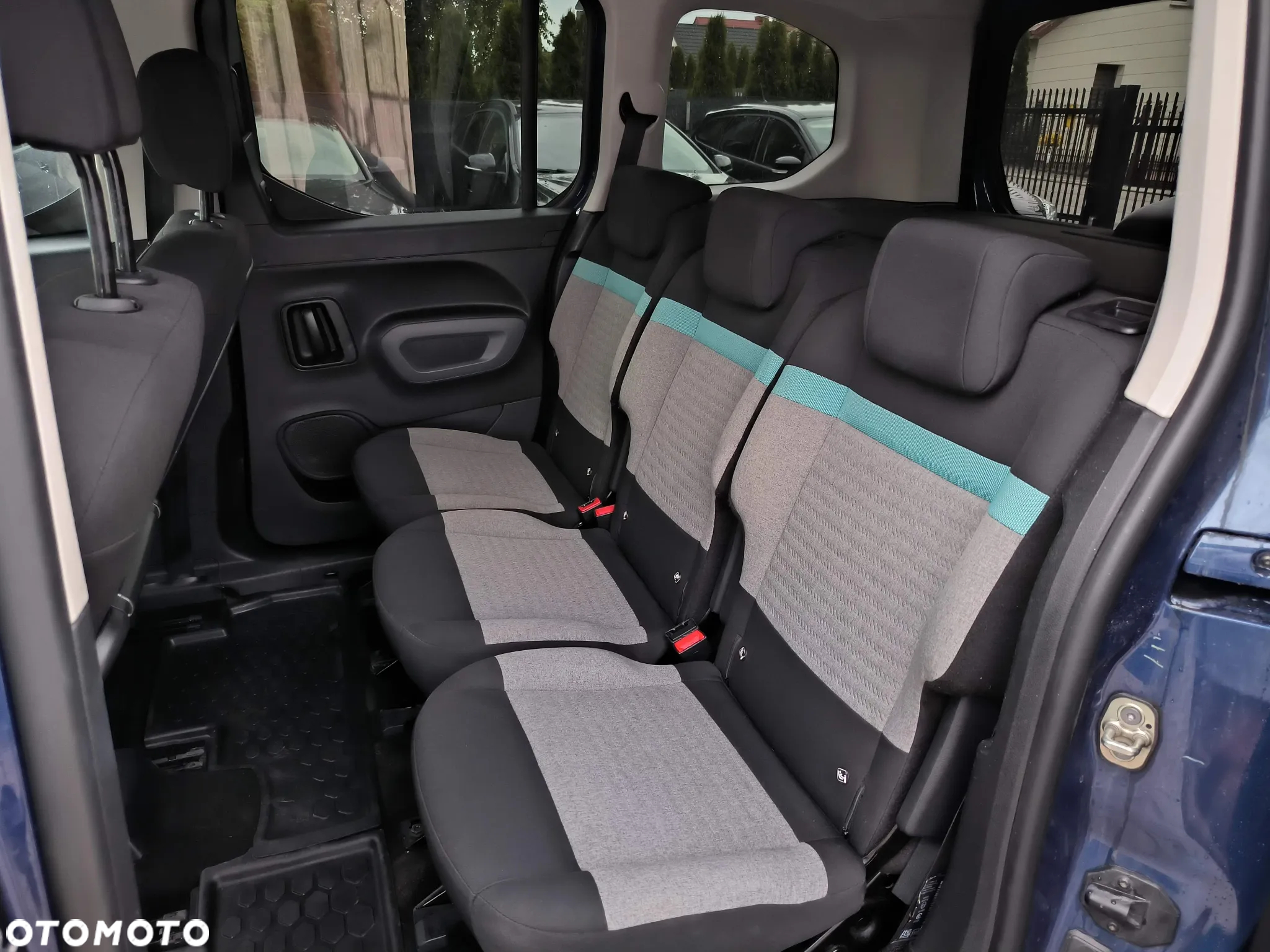 Citroën Berlingo Multispace PureTech 110 SELECTION - 21