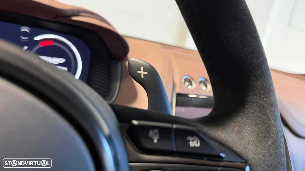 Aston Martin DBX 707 - 23