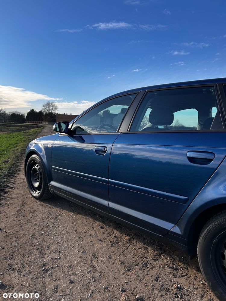 Audi A3 Sportback 1.6 FSI Ambiente - 9