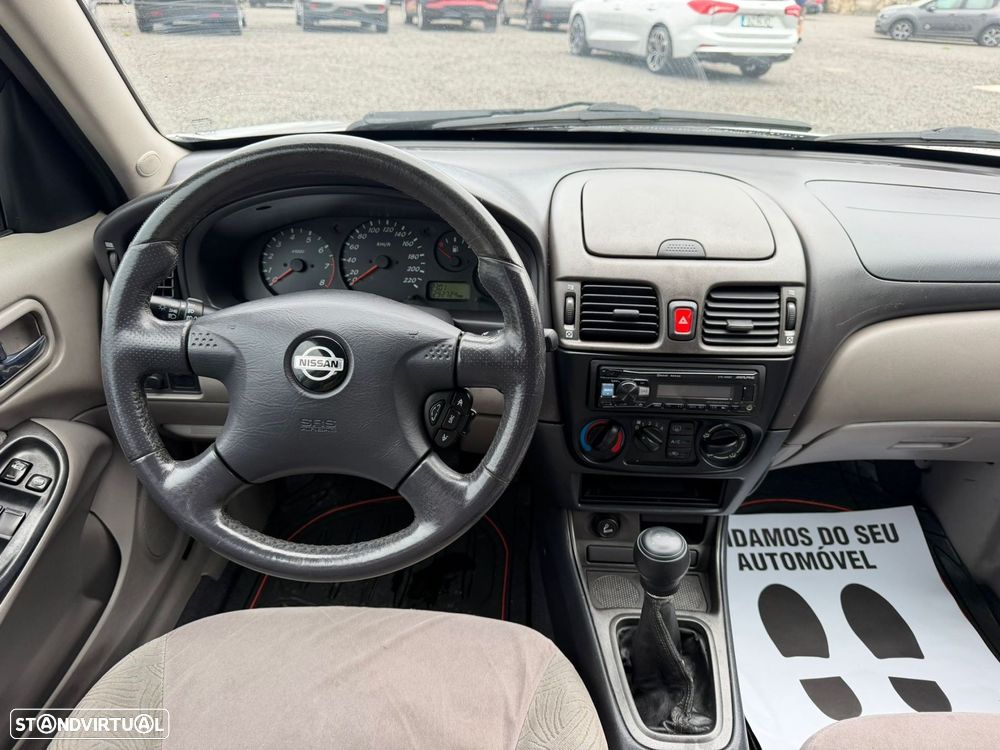 Nissan Almera 1.5 Sport - 10