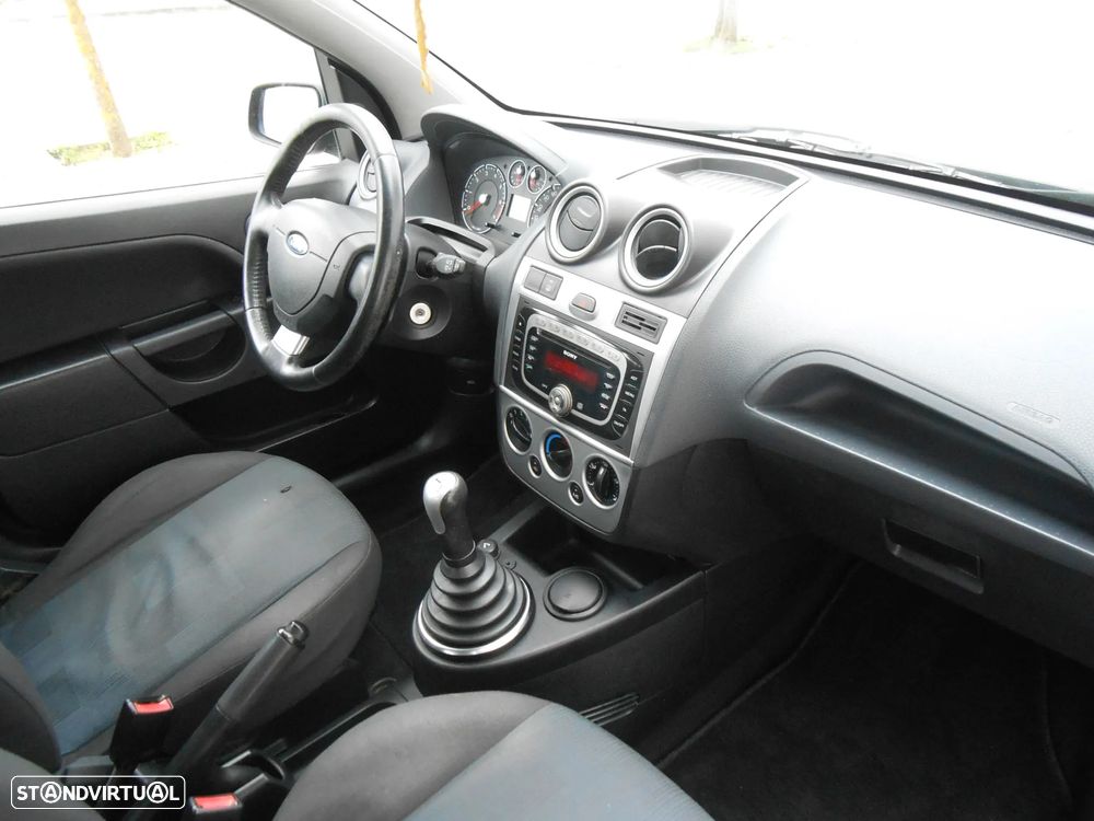 Ford Fiesta 1.25 Connection - 22